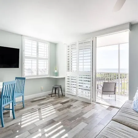 Walk To The Beach - Sunset Studio 5706